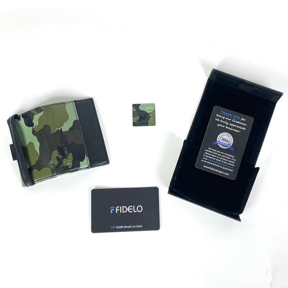 Fidelo Men's Camo Minimalist Wallet - Picture 10 of 11